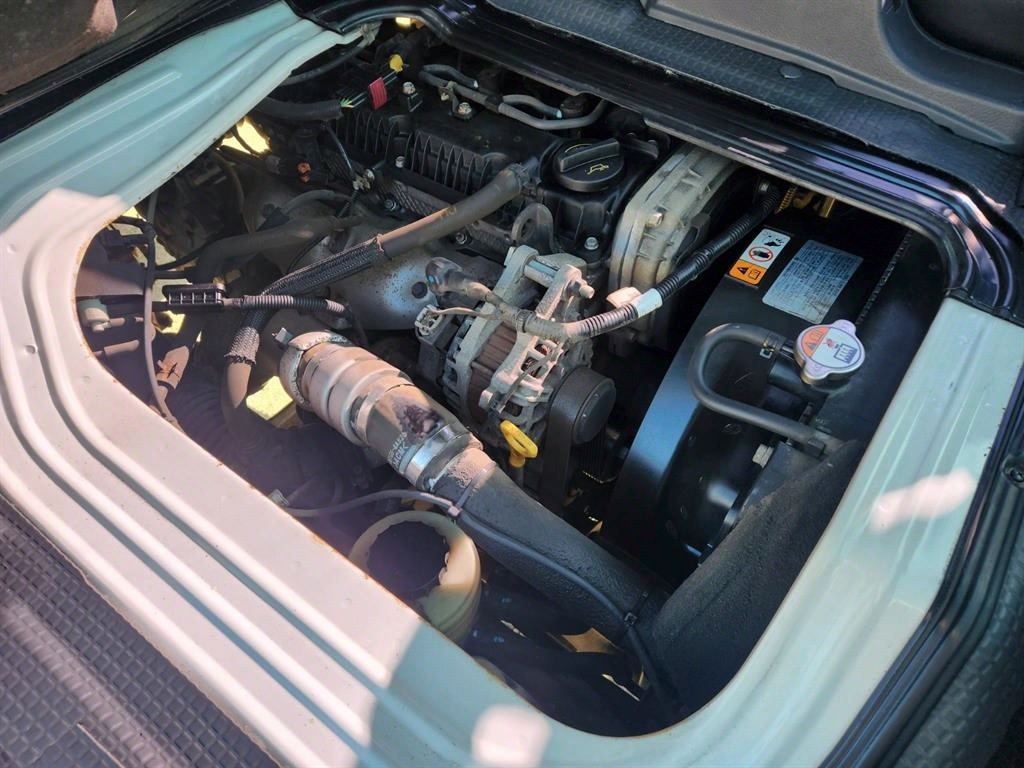 1톤 포터 엔진룸 사진